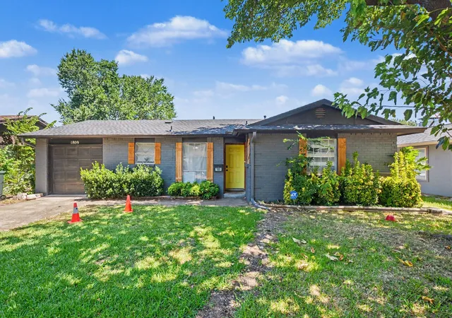 Photo 2 of Single family home for sale at 1809 Homestead Pl, Garland, TX 75044 | MLS# 21330596 | Listing updated on 2026-08-22