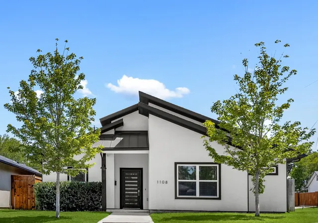 1st image of 1108 Claude St, Dallas, TX 75203 | MLS# 21334993