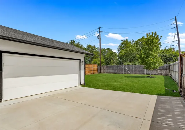34th image of 1108 Claude St, Dallas, TX 75203 | MLS# 21334993