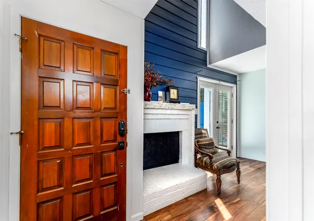 2nd image of 1719 Westview Ter #L, Arlington, TX 76013 | MLS# 21339080