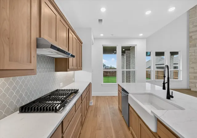 Photo 3 of Single family home for sale at 520 Stallion Ln, Van Alstyne, TX 75495 | MLS# 21339892 | Listing updated on 2026-10-07