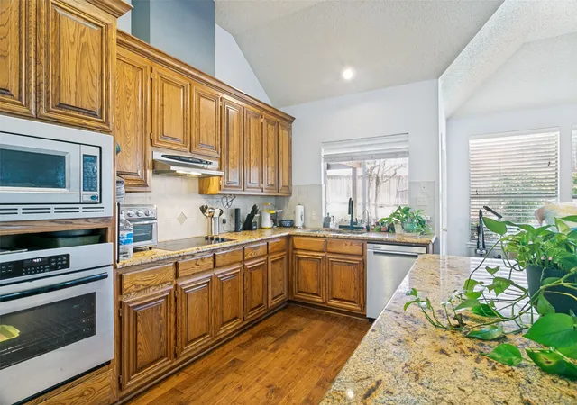 Photo 4 of Single family home for sale at 2616 Wickersham Ct, Grapevine, TX 76051 | MLS# 21337641 | Listing updated on 2026-09-23