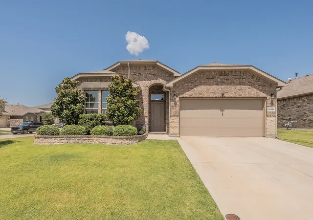 Photo 2 of Single family home for sale at 15901 Charing Cross Dr, Justin, TX 76247 | MLS# 21336602 | Listing updated on 2026-08-30