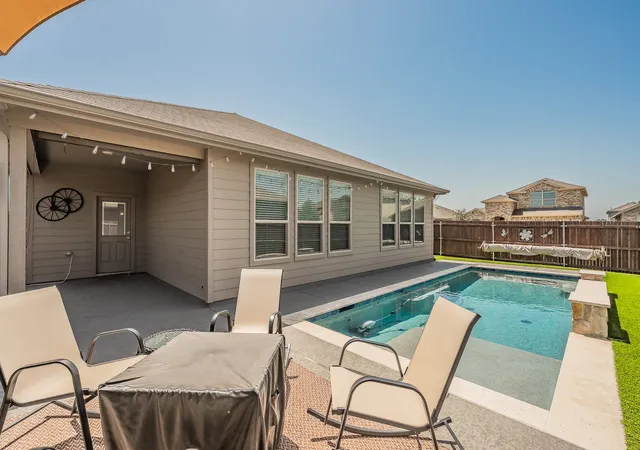 Photo 3 of Single family home for sale at 15901 Charing Cross Dr, Justin, TX 76247 | MLS# 21336602 | Listing updated on 2026-08-30