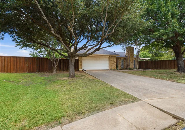 Photo 2 of Sale Pending at 7213 Bradford Pl, The Colony, TX 75056 | MLS# 21339826 | Listing updated on 2026-08-03