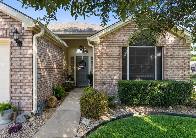 Photo 4 of Single family home for sale at 4902 J I Bruce Dr, Temple, TX 76502 | MLS# 21339632 | Listing updated on 2026-07-24