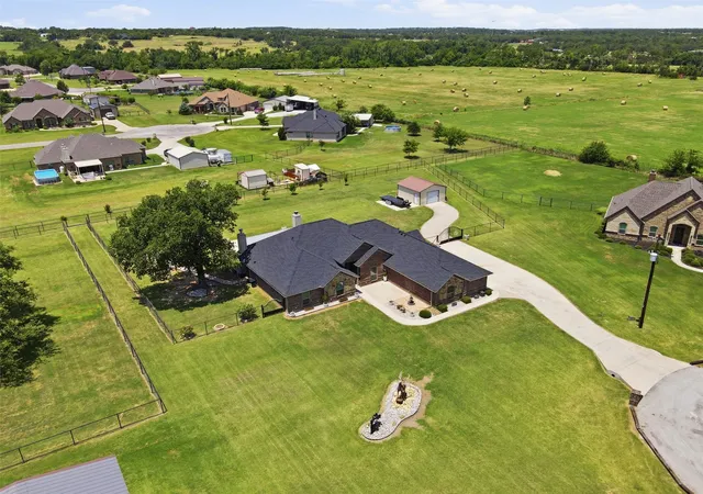 Single family home for sale at 205 Lavender Ct, Springtown, TX 76082 | MLS# 21338760