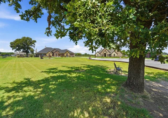 Photo 3 of Single family home for sale at 205 Lavender Ct, Springtown, TX 76082 | MLS# 21338760 | Listing updated on 2026-08-12