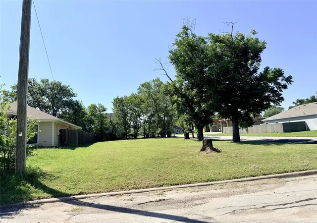 Photo 3 of Land for sale at 1301 E 6Th Ave, Corsicana, TX 75110 | MLS# 21339476 | Listing updated on 2026-07-24