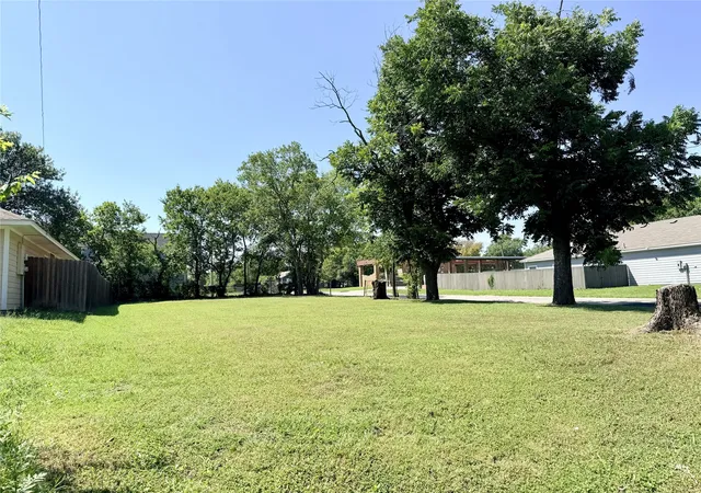 Photo 4 of Land for sale at 1301 E 6Th Ave, Corsicana, TX 75110 | MLS# 21339476 | Listing updated on 2026-07-24
