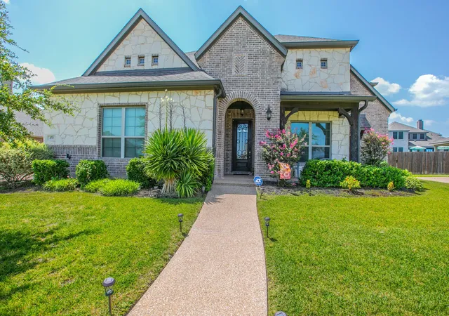 Photo 1 of Single family home for sale at 272 Big Creek Loop, Hewitt, TX 76643 | MLS# 21339675 | Listing updated on 2026-09-22
