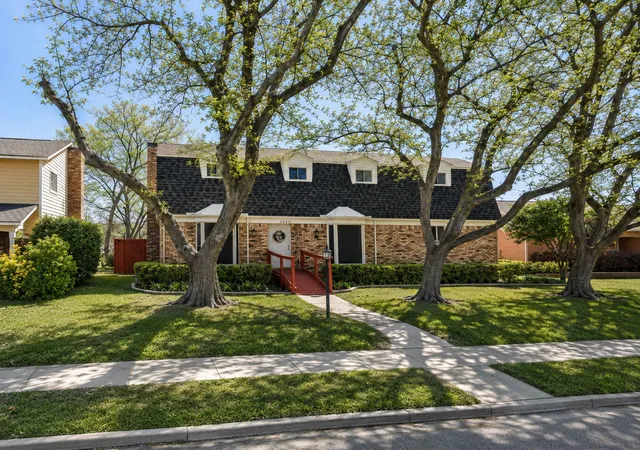 Photo 1 of Sale Pending at 1122 Doss Dr, Garland, TX 75042 | MLS# 21299713 | Listing updated on 2026-08-17
