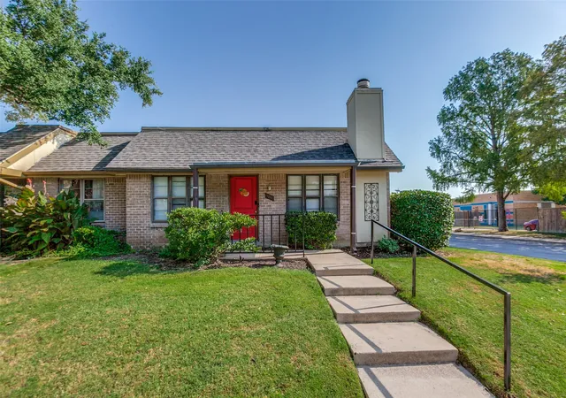 Photo 1 of Townhouse for sale at 13899 Brookgreen Dr, Dallas, TX 75240 | MLS# 21339875 | Listing updated on 2026-09-28