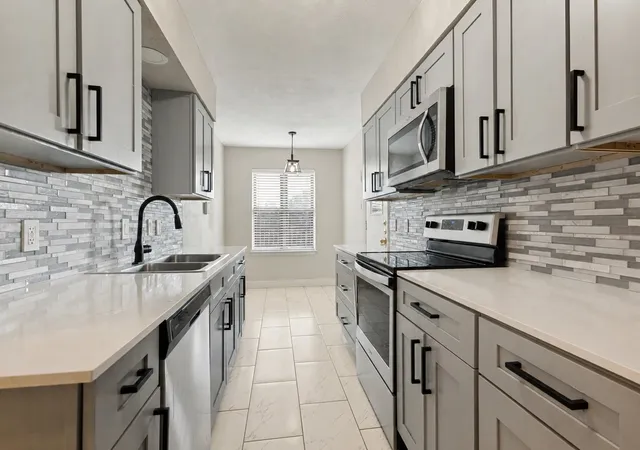 Photo 3 of Townhouse for sale at 13899 Brookgreen Dr, Dallas, TX 75240 | MLS# 21339875 | Listing updated on 2026-09-28