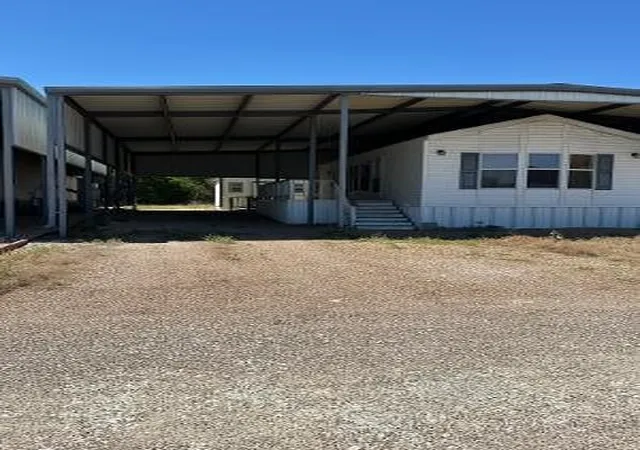 Single family home for sale at 117 Alfa Dr, Whitney, TX 76692 | MLS# 21340026