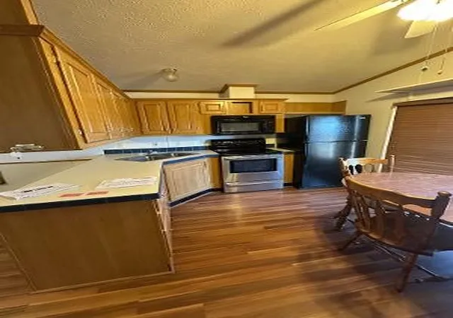 Photo 2 of Single family home for sale at 117 Alfa Dr, Whitney, TX 76692 | MLS# 21340026 | Listing updated on 2026-07-24