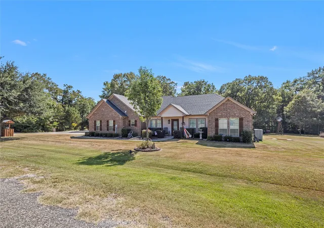 Photo 2 of Sale Pending at 530 Rs County Road 4269, Emory, TX 75440 | MLS# 21339460 | Listing updated on 2026-10-02