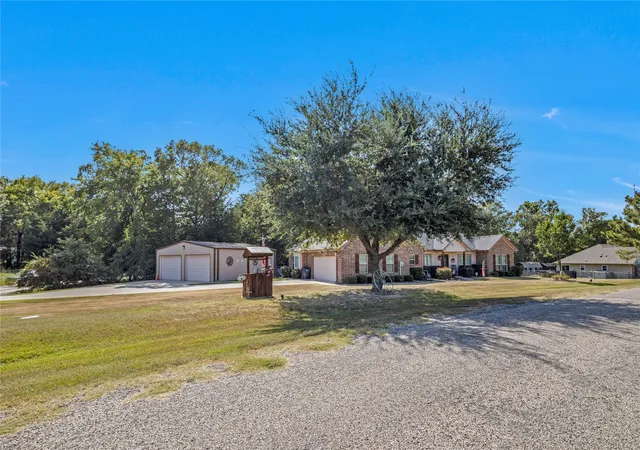 Photo 3 of Sale Pending at 530 Rs County Road 4269, Emory, TX 75440 | MLS# 21339460 | Listing updated on 2026-10-02