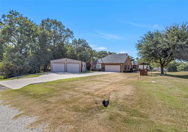 Photo 3 of Sale Pending at 530 Rs County Road 4269, Emory, TX 75440 | MLS# 21339460 | Listing updated on 2026-10-02