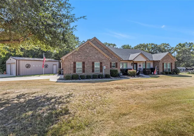 Photo 4 of Sale Pending at 530 Rs County Road 4269, Emory, TX 75440 | MLS# 21339460 | Listing updated on 2026-10-02