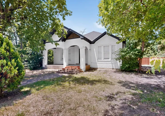 Photo 3 of Single family home for sale at 1830 Speedway St, Greenville, TX 75401 | MLS# 21340058 | Listing updated on 2026-07-24