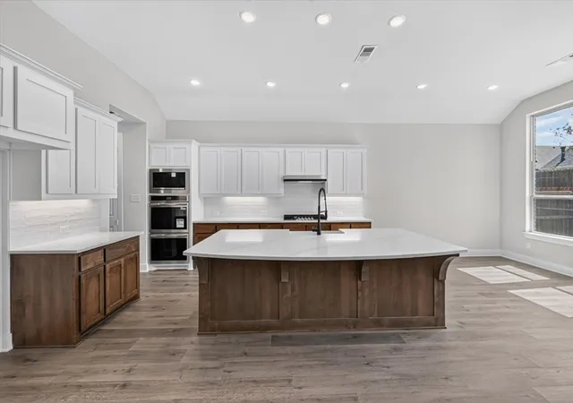 Photo 3 of Single family home for sale at 1625 Thicket Hill Dr, Van Alstyne, TX 75495 | MLS# 21340049 | Listing updated on 2026-09-30
