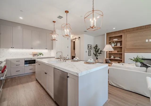 Photo 3 of Condo for sale at 4128 University Blvd #2, Dallas, TX 75205 | MLS# 21333588 | Listing updated on 2026-08-05
