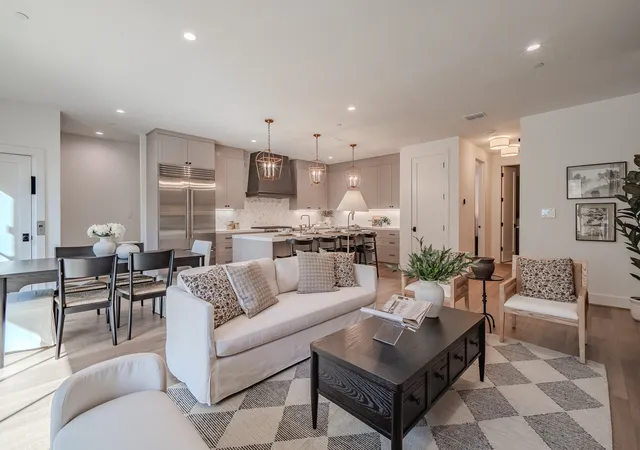 Photo 4 of Condo for sale at 4128 University Blvd #2, Dallas, TX 75205 | MLS# 21333588 | Listing updated on 2026-08-05