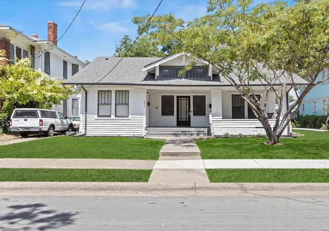 1st image of 5617 Victor St, Dallas, TX 75214 | MLS# 21340105