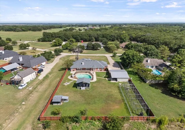Photo 1 of Single family home for sale at 1089 Oak Hollow Ln, Seagoville, TX 75159 | MLS# 21339175 | Listing updated on 2026-08-29