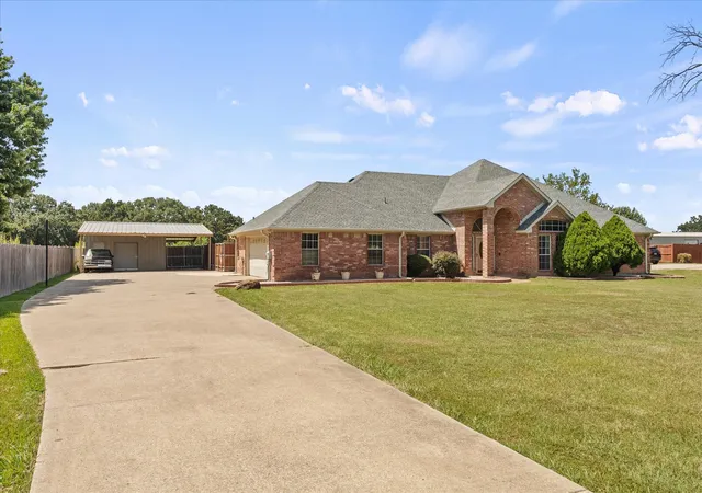 Photo 4 of Single family home for sale at 1089 Oak Hollow Ln, Seagoville, TX 75159 | MLS# 21339175 | Listing updated on 2026-09-23