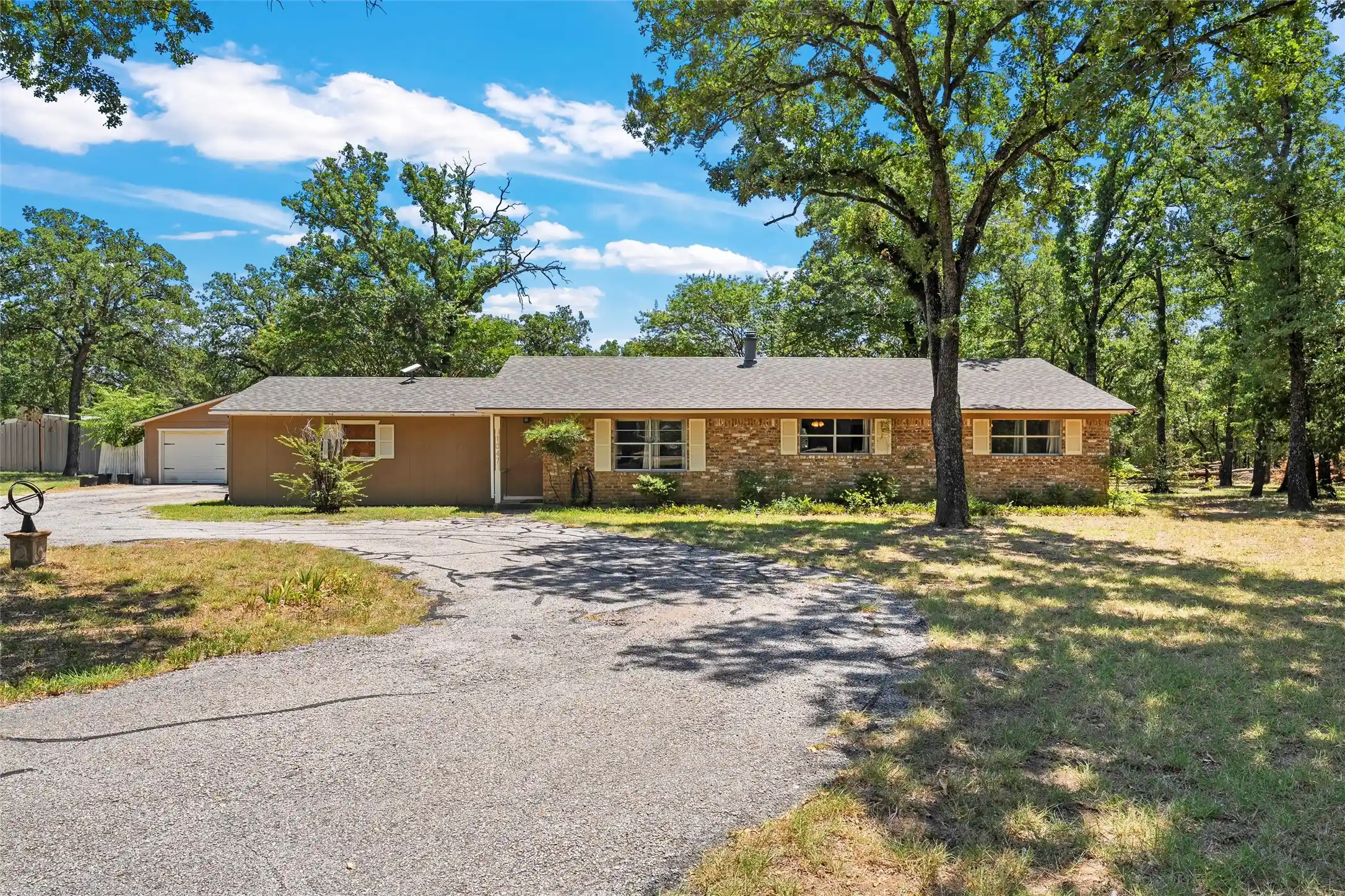 Photo 1 of Single family home for sale at 1047 Fort Hill Rd, Waco, TX 76705 | MLS# 21340131 | Listing updated on 2026-10-22
