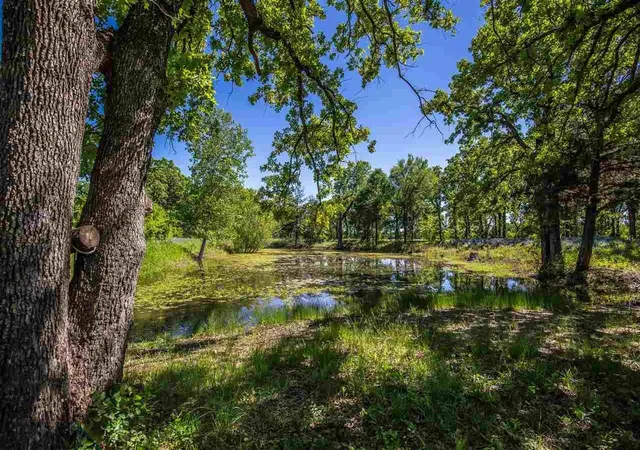 Photo 3 of Single family home for sale at 1047 Fort Hill Rd, Waco, TX 76705 | MLS# 21340131 | Listing updated on 2026-09-19