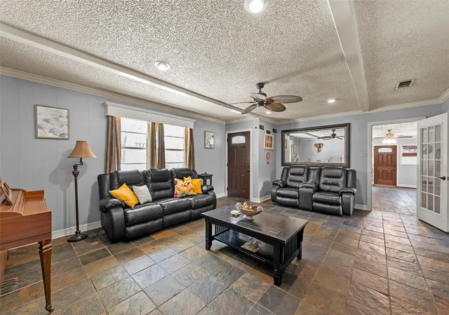 Photo 4 of Single family home for sale at 1047 Fort Hill Rd, Waco, TX 76705 | MLS# 21340131 | Listing updated on 2026-09-19