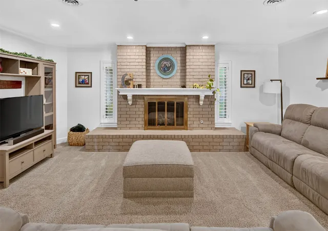 Photo 4 of Single family home for sale at 825 Elm St, Graham, TX 76450 | MLS# 21339649 | Listing updated on 2026-10-07
