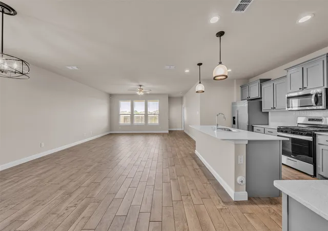 Photo 4 of Single family home for sale at 1016 Kirkham Wy, Justin, TX 76247 | MLS# 21317840 | Listing updated on 2026-09-20