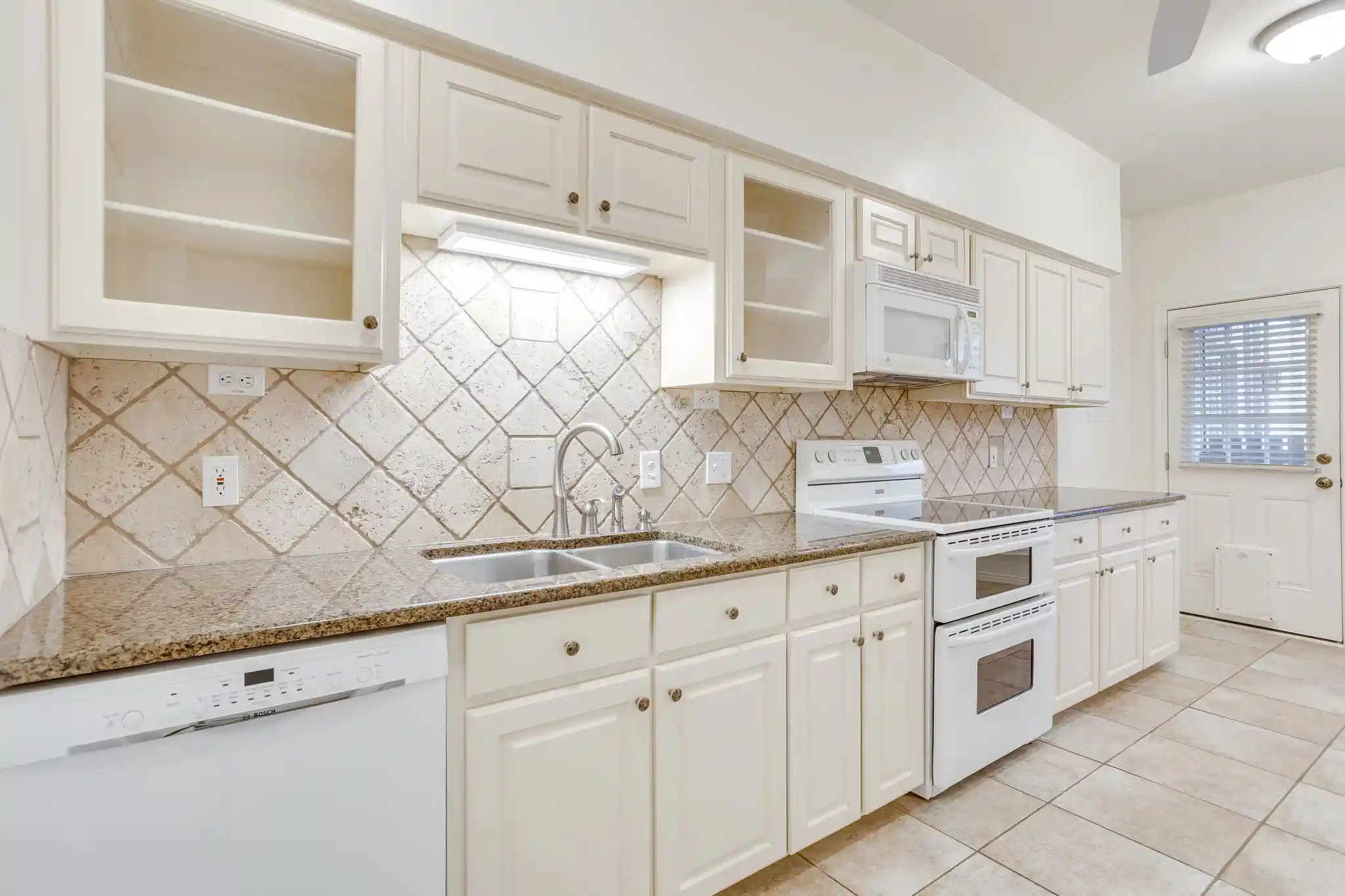 Condo for sale at 4403 S Bellaire Dr #123, Fort Worth, TX 76109 | MLS# 21334946