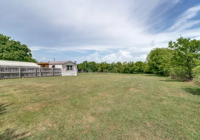 Manufactured home for sale at 9495 Brittany Hill Rd, Sanger, TX 76266 | MLS# 21339509