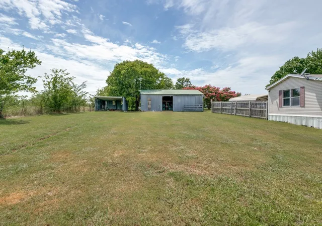 Photo 3 of Manufactured home for sale at 9495 Brittany Hill Rd, Sanger, TX 76266 | MLS# 21339509 | Listing updated on 2026-08-19