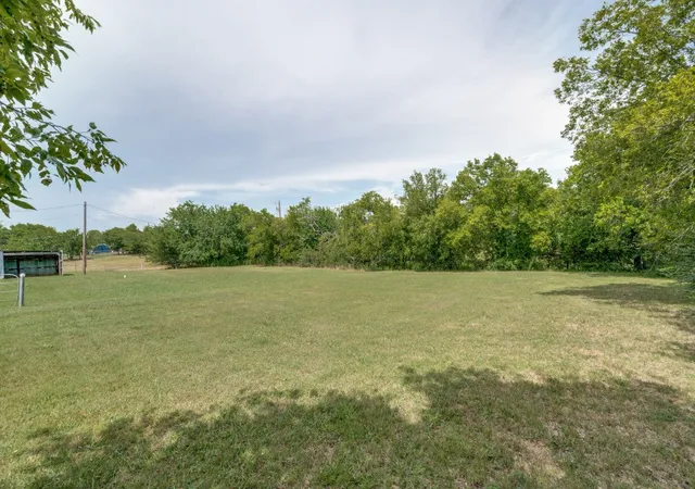 Photo 4 of Manufactured home for sale at 9495 Brittany Hill Rd, Sanger, TX 76266 | MLS# 21339509 | Listing updated on 2026-10-05