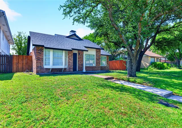 Photo 2 of Single family home for sale at 3605 Smartt St, Rowlett, TX 75088 | MLS# 21339641 | Listing updated on 2026-08-27