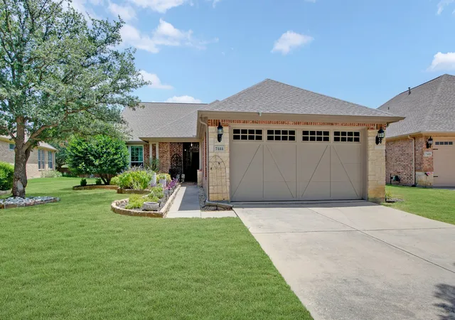Photo 1 of Single family home for sale at 7444 Saint Petersburg Dr, Frisco, TX 75036 | MLS# 21339921 | Listing updated on 2026-10-03