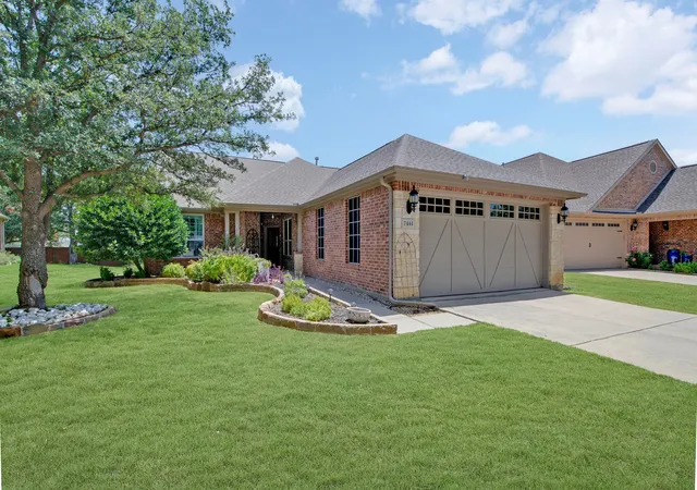 Photo 3 of Single family home for sale at 7444 Saint Petersburg Dr, Frisco, TX 75036 | MLS# 21339921 | Listing updated on 2026-10-03