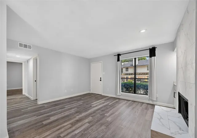 Photo 3 of Condo for sale at 6646 E Lovers Ln #911, Dallas, TX 75214 | MLS# 21339904 | Listing updated on 2026-08-30