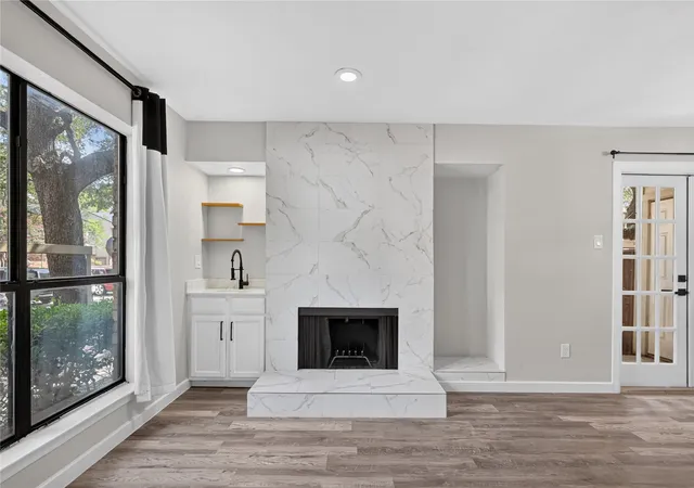 Photo 4 of Condo for sale at 6646 E Lovers Ln #911, Dallas, TX 75214 | MLS# 21339904 | Listing updated on 2026-08-30