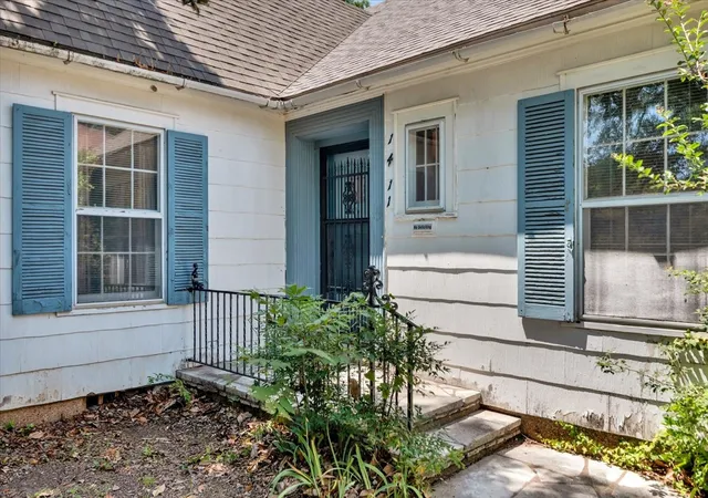Photo 2 of Single family home for sale at 1411 Main St, Denison, TX 75020 | MLS# 21337830 | Listing updated on 2026-09-25