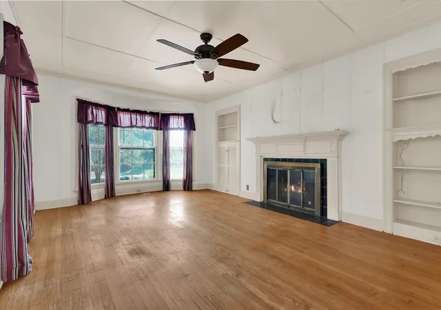Photo 4 of Single family home for sale at 1411 Main St, Denison, TX 75020 | MLS# 21337830 | Listing updated on 2026-09-25