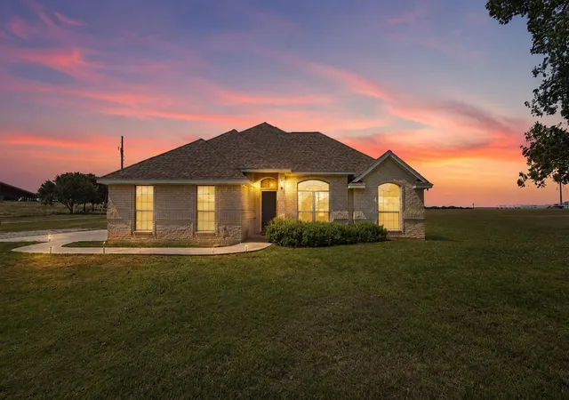 Photo 3 of Single family home for sale at 340 Red Baron Dr, Rhome, TX 76078 | MLS# 21340156 | Listing updated on 2026-07-24