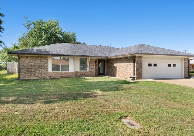 Photo 1 of Sale Pending at 2703 Regal Dr, Denison, TX 75020 | MLS# 21335029 | Listing updated on 2026-10-02