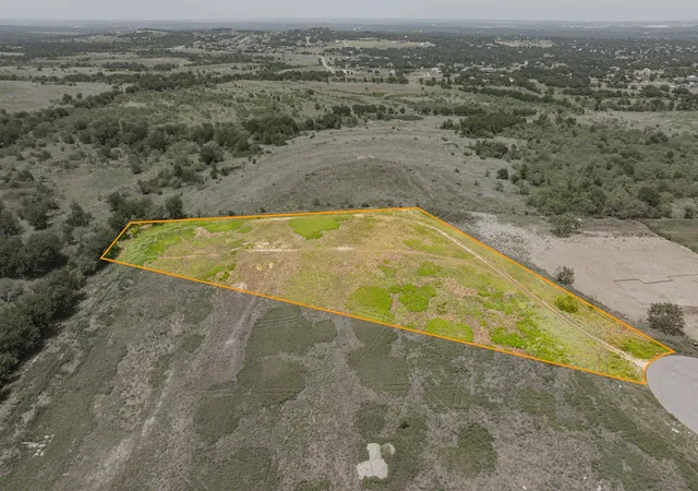 Photo 3 of Sale Pending at 960 San Jacinto Dr, Aledo, TX 76008 | MLS# 21340162 | Listing updated on 2026-09-22
